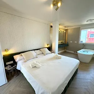 Luxury Cathedral Views In Apartamento